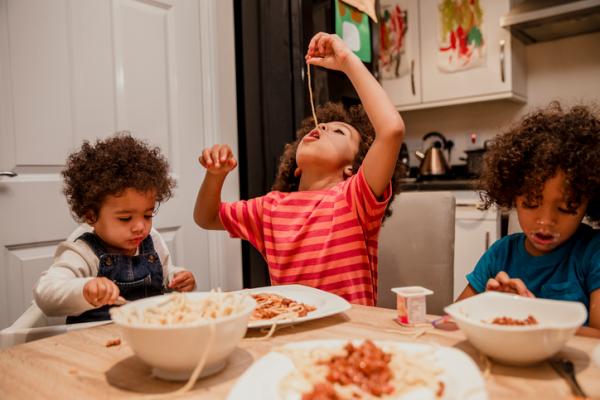 Children eating dinner